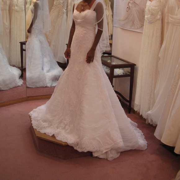 Pronovias Maldivas - Picture 2 of 2